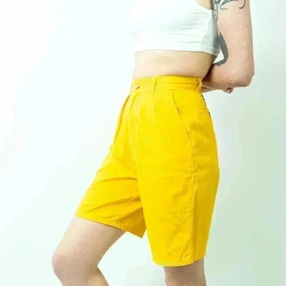 Vintage 80s Duckhead High Rise Mom Pleated Yellow Shorts - Picture 3 of 10